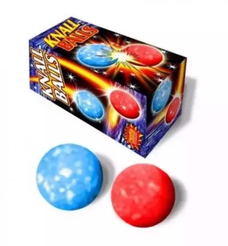 strzelajace-kulki-2 Dwie krzemieniowe kulki wydające huk przy uderzeniu o siebie.